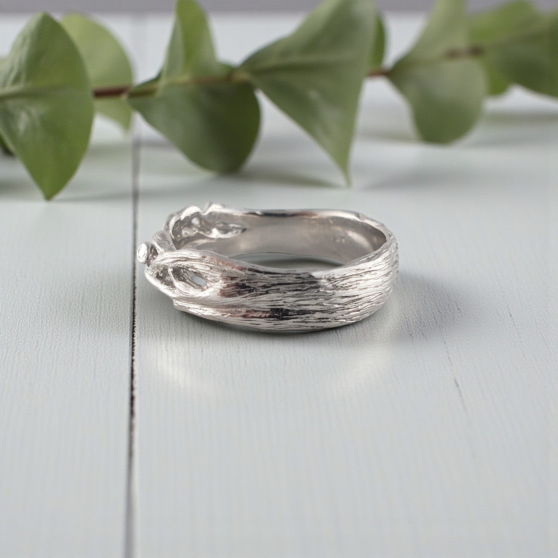 Unisex Crossover Twig Wedding Ring - 14k Gold Statement Ring - DV Jewelry Designs #